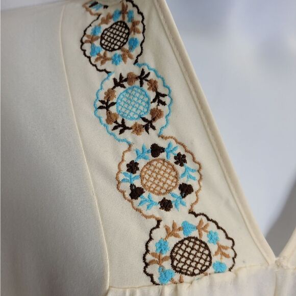 VINTAGE 70s Sears ivory embroidered long sleeve nightgown M - Picture 4 of 11